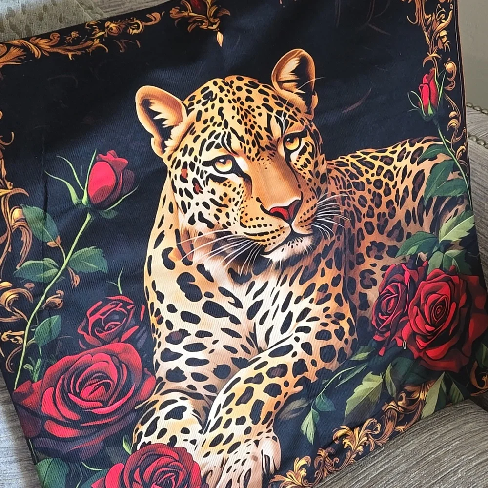 Set Elegant Black & Gold Leopard Design Throw Pillow Covers   NEW 20×20